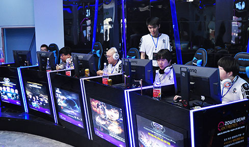 廷贝尔的三 廷贝尔的三